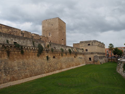 ノルマン・ズヴェヴォ城（Castello Norman Svevo）