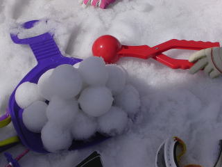 雪遊び　スノーボールメーカー